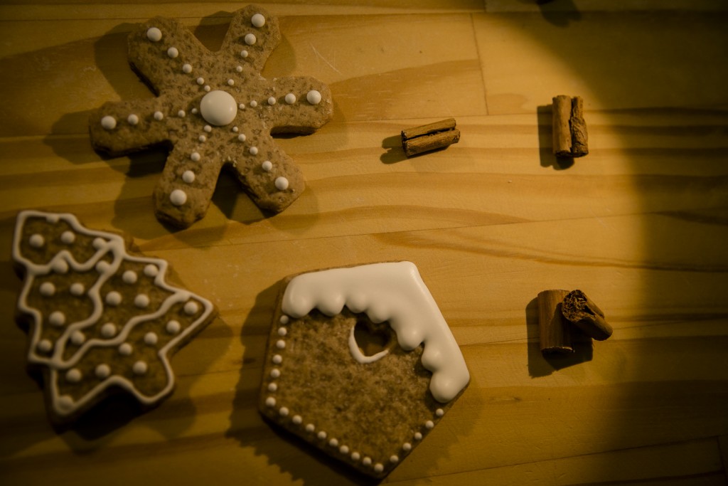 Biscotti di Natale Decorati con Ghiaccia Reale 