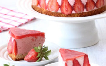 Torta con Mousse di Fragole